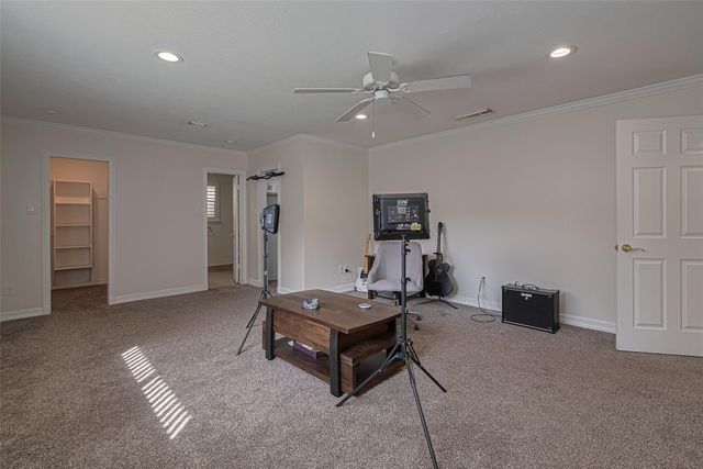 24 Champions Colony E, Houston, TX 77069