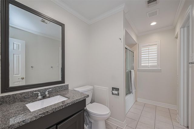 24 Champions Colony E, Houston, TX 77069