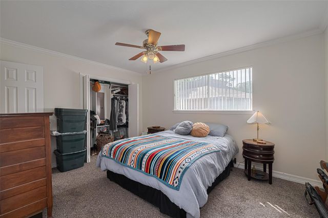 24 Champions Colony E, Houston, TX 77069