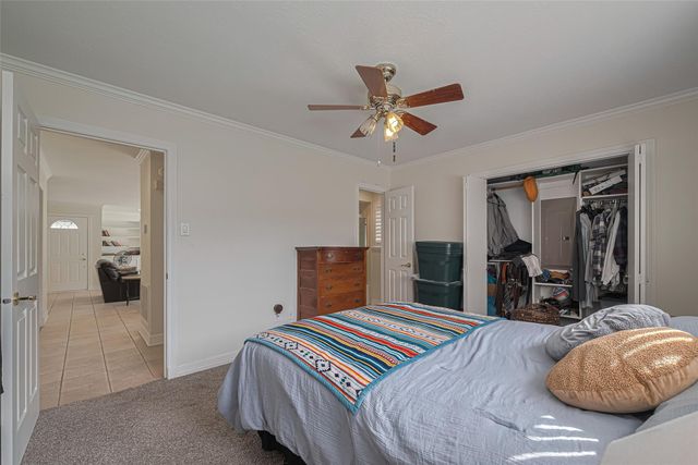 24 Champions Colony E, Houston, TX 77069