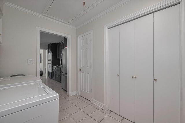 24 Champions Colony E, Houston, TX 77069