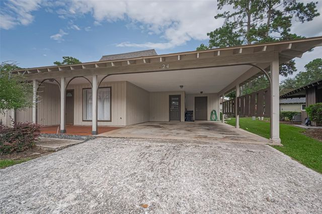 24 Champions Colony E, Houston, TX 77069
