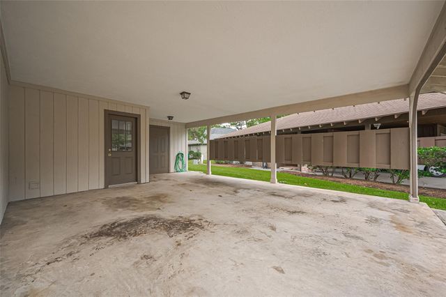 24 Champions Colony E, Houston, TX 77069
