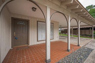 24 Champions Colony E, Houston, TX 77069
