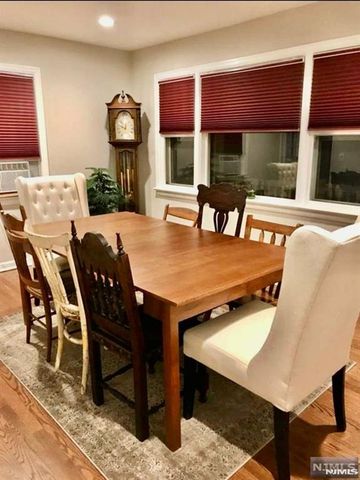 15 Brook Street, Mahwah, NJ 07430