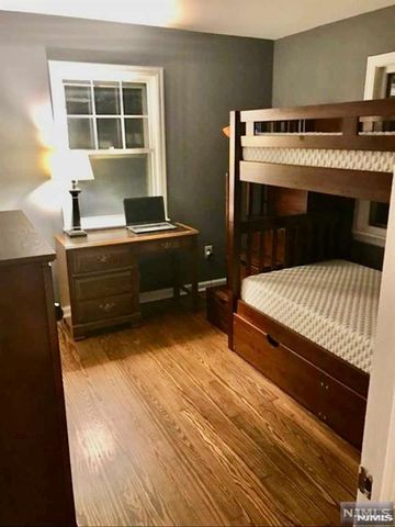 15 Brook Street, Mahwah, NJ 07430