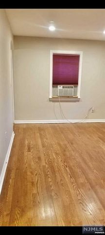 15 Brook Street, Mahwah, NJ 07430