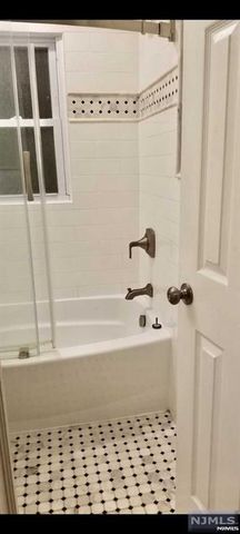 15 Brook Street, Mahwah, NJ 07430