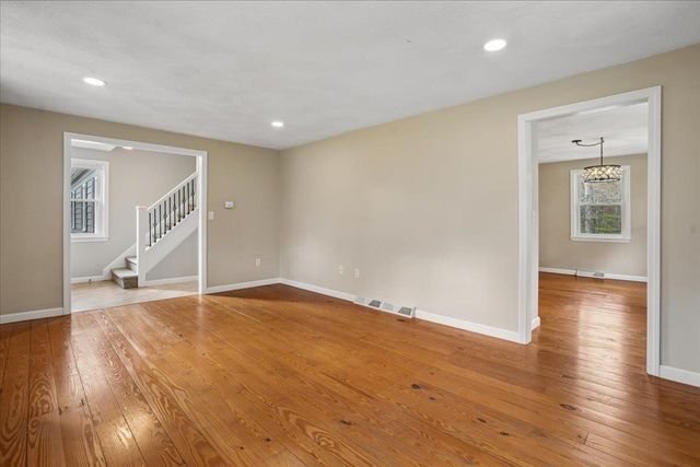 20 French Court, Merrimack, NH 03054