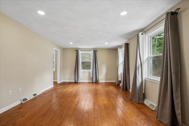 20 French Court, Merrimack, NH 03054