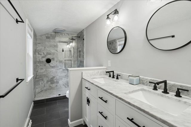 20 French Court, Merrimack, NH 03054