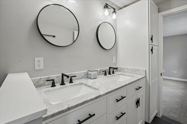 20 French Court, Merrimack, NH 03054