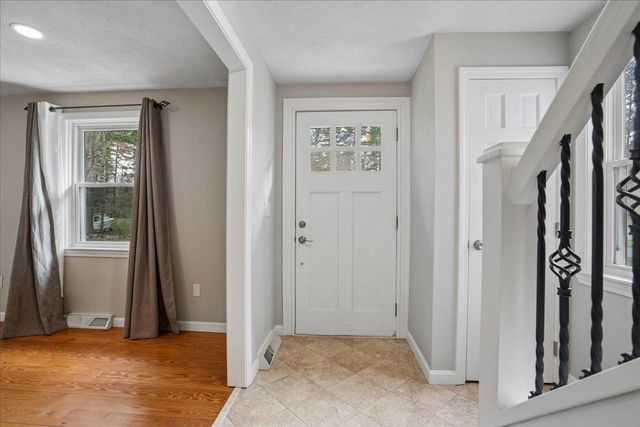 20 French Court, Merrimack, NH 03054