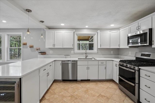 20 French Court, Merrimack, NH 03054