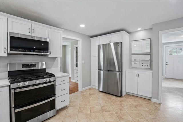 20 French Court, Merrimack, NH 03054