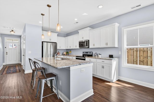 75 W Weatherbee Way, Hampstead, NC 28443