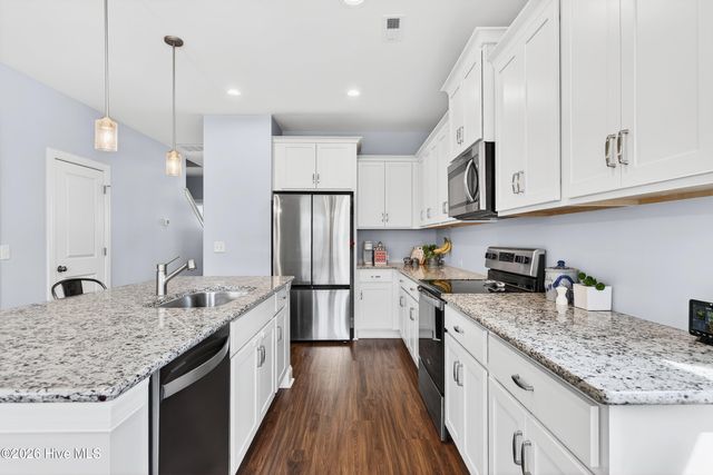 75 W Weatherbee Way, Hampstead, NC 28443