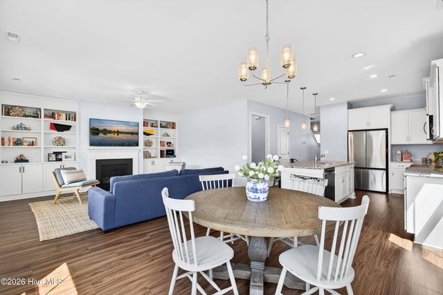 75 W Weatherbee Way, Hampstead, NC 28443