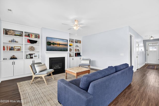 75 W Weatherbee Way, Hampstead, NC 28443