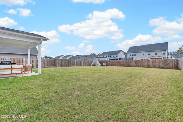 75 W Weatherbee Way, Hampstead, NC 28443