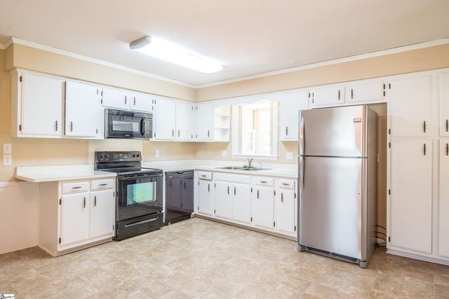 631 Pine Hill Drive, Boiling Springs, SC 29316