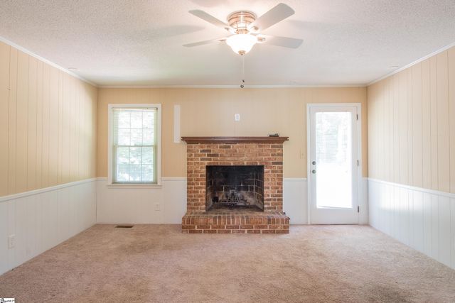 631 Pine Hill Drive, Boiling Springs, SC 29316