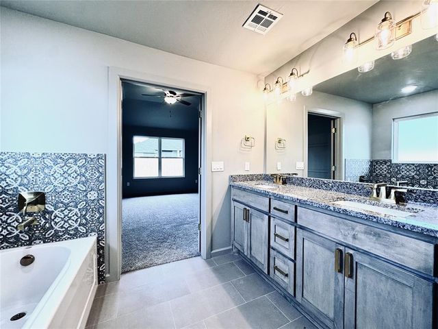 16020 Navarra Way, Oklahoma City, OK 73170