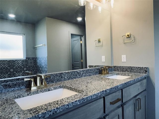 16020 Navarra Way, Oklahoma City, OK 73170
