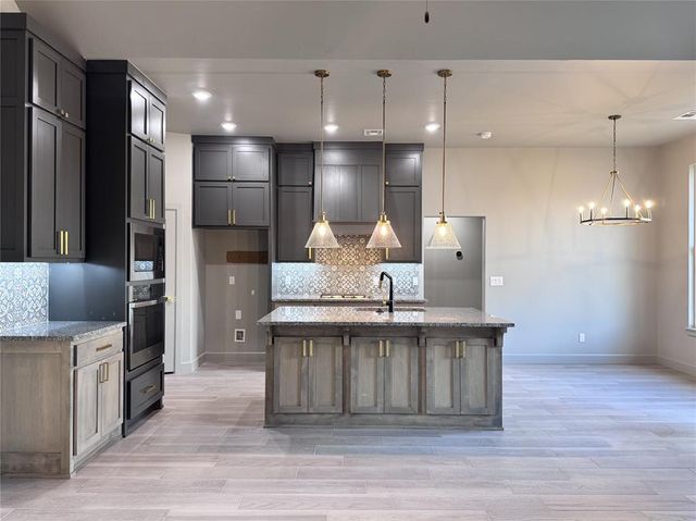 16020 Navarra Way, Oklahoma City, OK 73170