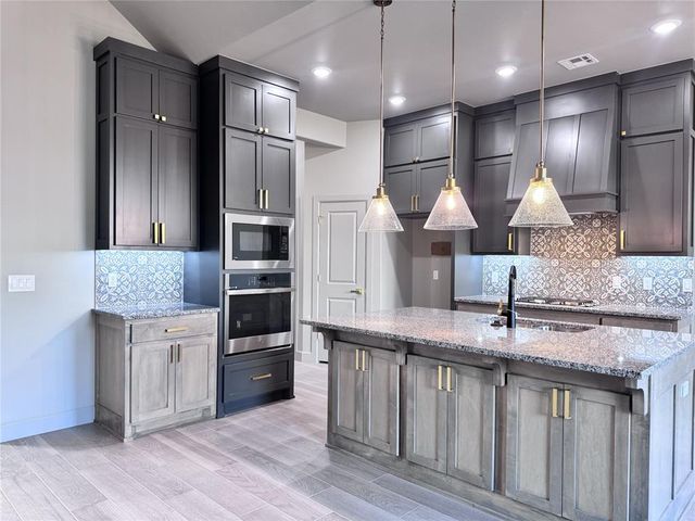 16020 Navarra Way, Oklahoma City, OK 73170