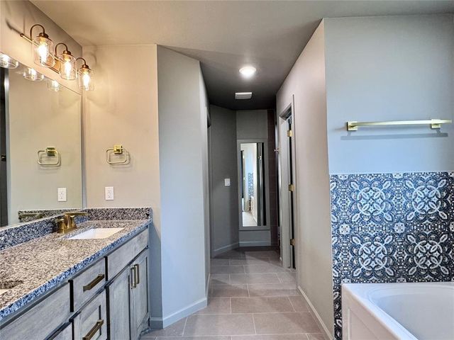16020 Navarra Way, Oklahoma City, OK 73170