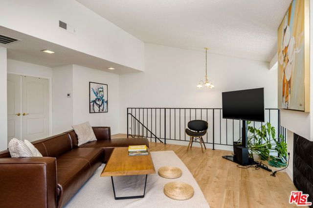 19547 Rinaldi Street 30, Porter Ranch (los Angeles), CA 91326