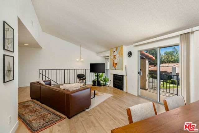 19547 Rinaldi Street 30, Porter Ranch (los Angeles), CA 91326