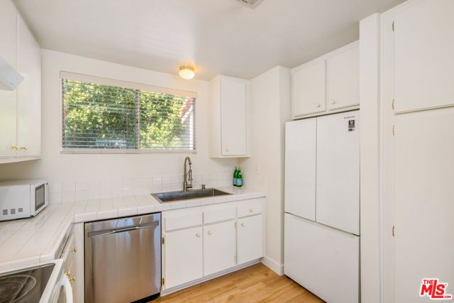 19547 Rinaldi Street 30, Porter Ranch (los Angeles), CA 91326