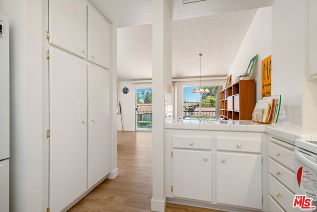 19547 Rinaldi Street 30, Porter Ranch (los Angeles), CA 91326