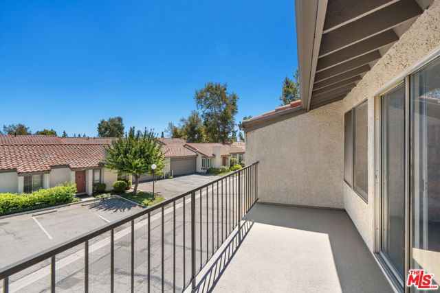 19547 Rinaldi Street 30, Porter Ranch (los Angeles), CA 91326