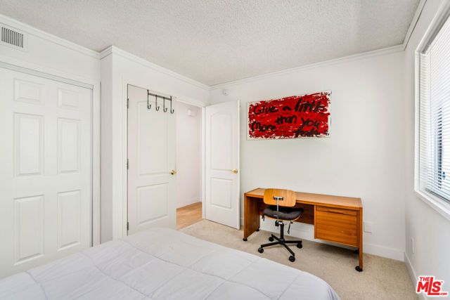 19547 Rinaldi Street 30, Porter Ranch (los Angeles), CA 91326