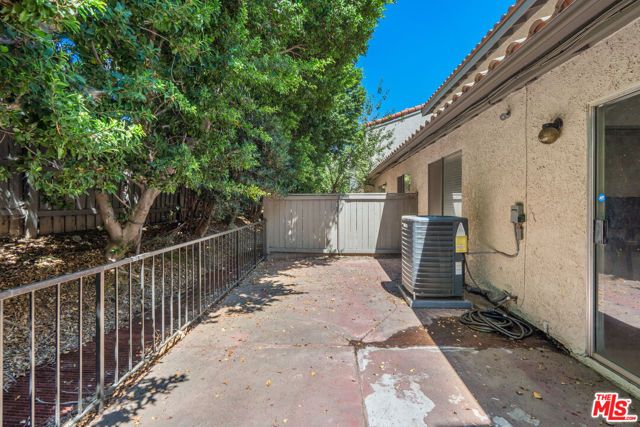 19547 Rinaldi Street 30, Porter Ranch (los Angeles), CA 91326
