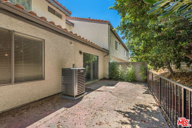 19547 Rinaldi Street 30, Porter Ranch (los Angeles), CA 91326