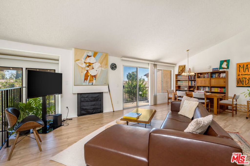 19547 Rinaldi Street 30, Porter Ranch (los Angeles), CA 91326