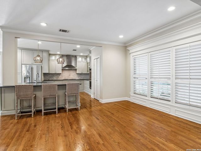310 Castano Avenue, San Antonio, TX 78209