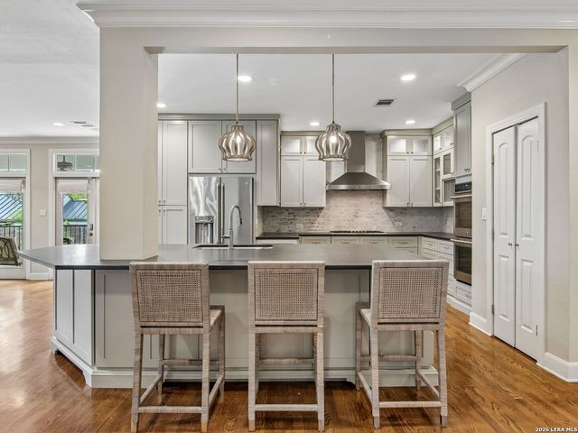 310 Castano Avenue, San Antonio, TX 78209