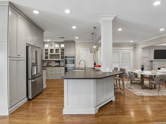 310 Castano Avenue, San Antonio, TX 78209