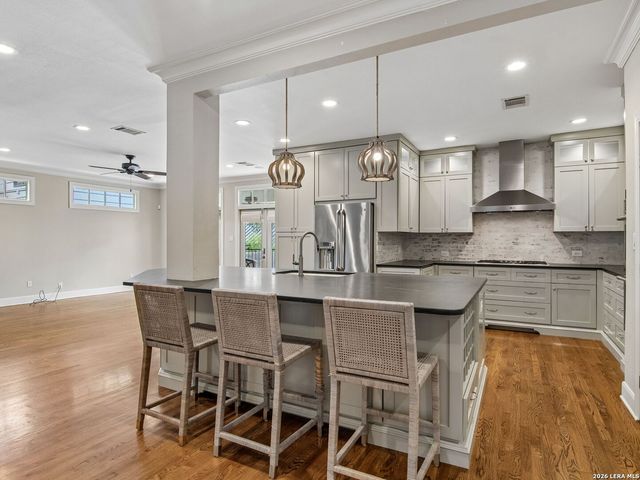 310 Castano Avenue, San Antonio, TX 78209