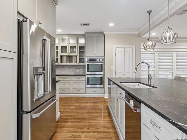 310 Castano Avenue, San Antonio, TX 78209