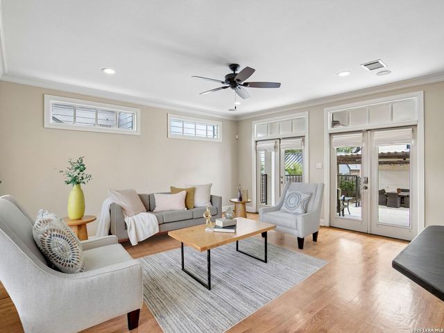 310 Castano Avenue, San Antonio, TX 78209