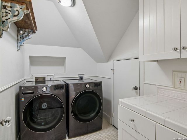 310 Castano Avenue, San Antonio, TX 78209