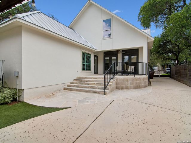310 Castano Avenue, San Antonio, TX 78209