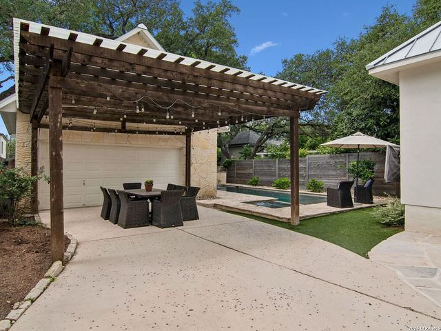 310 Castano Avenue, San Antonio, TX 78209