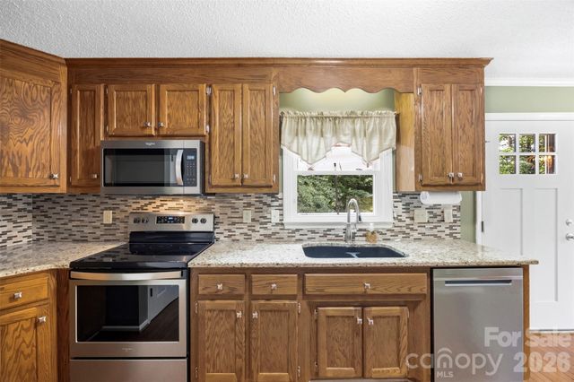 111 Bridgeport Lane, Gastonia, NC 28056